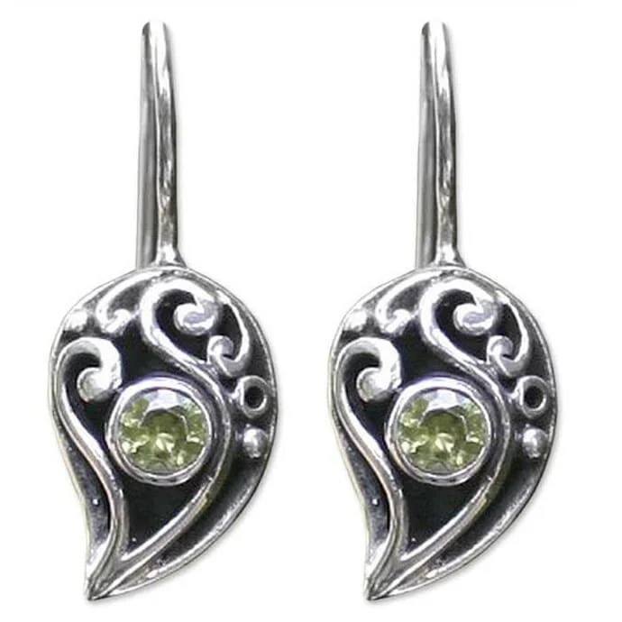 Handmade Sterling Silver 'Dancing Dewdrops' Peridot Dangle Earrings (Indonesia)