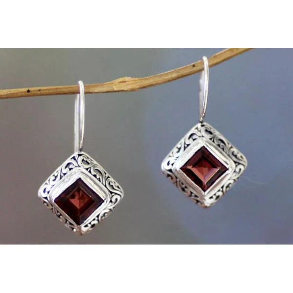 NOVICA Handmade Sterling Silver 'Ubud Goddess' Garnet Earrings (Indonesia)