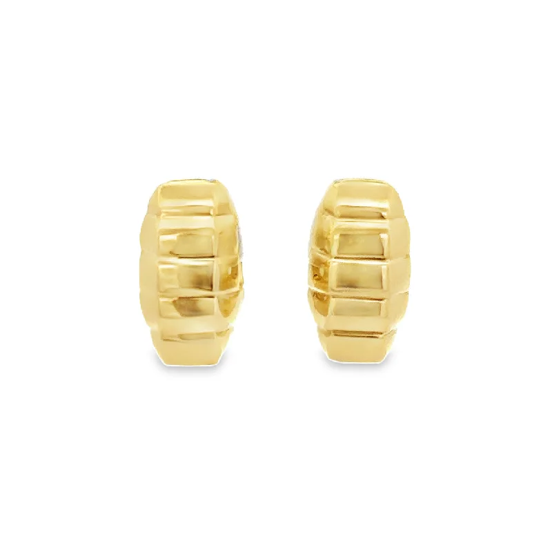 Ribbed Huggie Hoop Earrings in 18k Yellow Gold