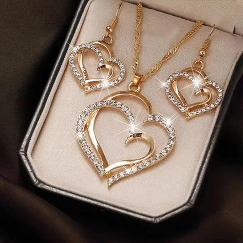 3 Pcs Heart Shaped Necklace & Earring Set