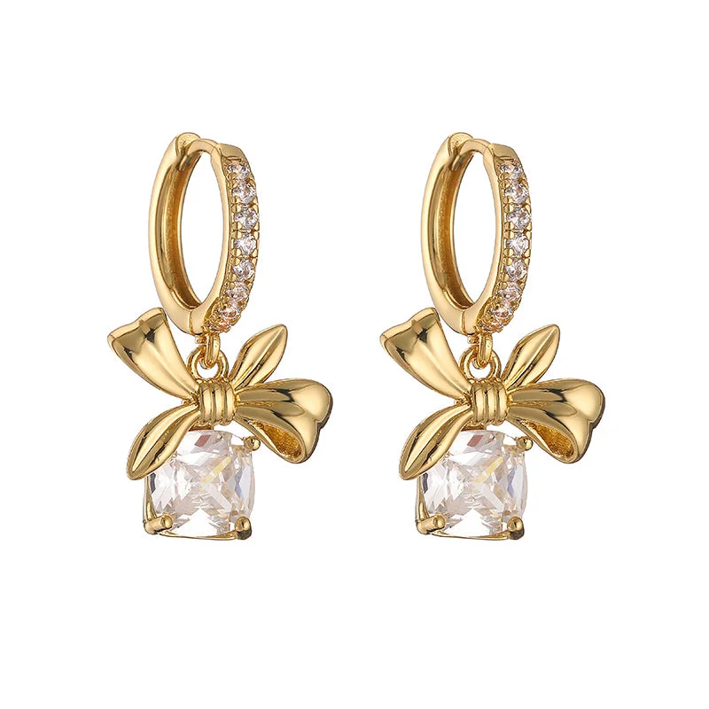 Gold White Diamond Earrings 1 Pair